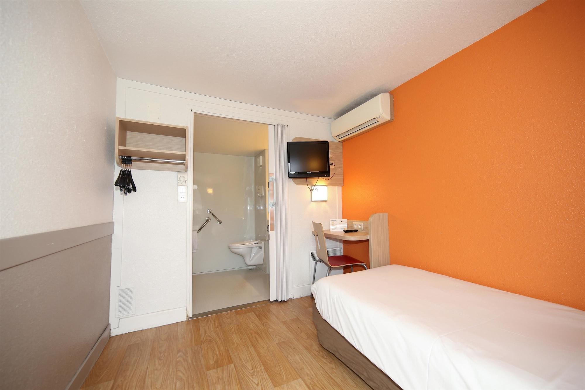 Premiere Classe Toulouse Ouest -Blagnac Aeroport Exterior photo